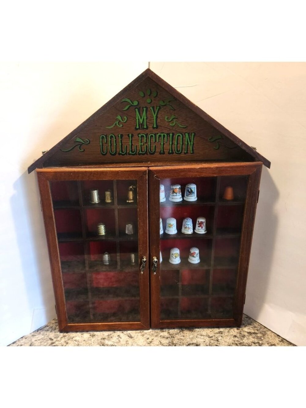 Enesco “My Collection” Curio Cabinet – Display Case and 18 thimbles